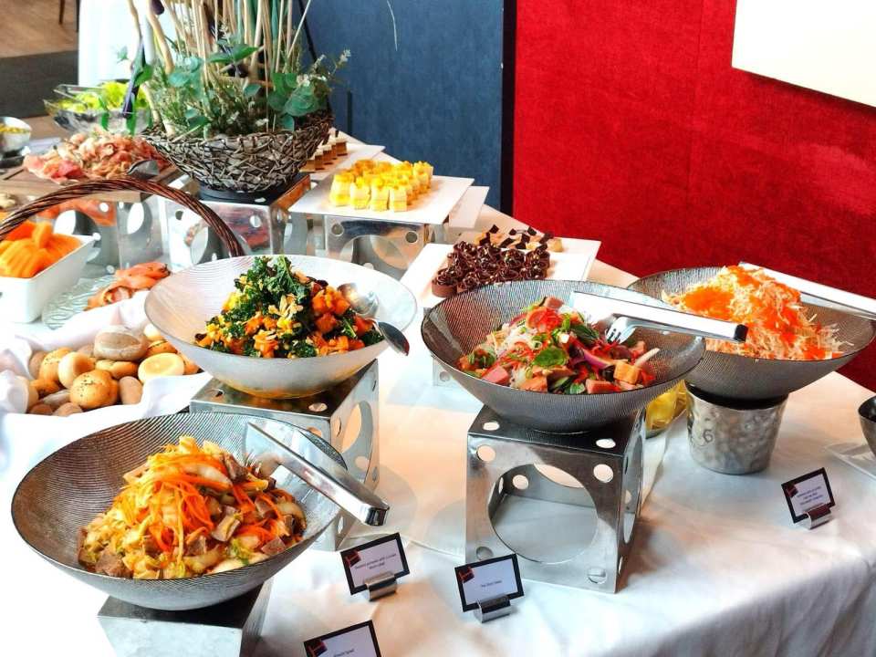 【限時半自助餐優惠】50%OFF｜尖沙咀｜Harlan's Bar｜270度維港高空夜景｜海鮮半自助午餐、高空海景四式晚市套餐｜精緻西式、歐陸料理