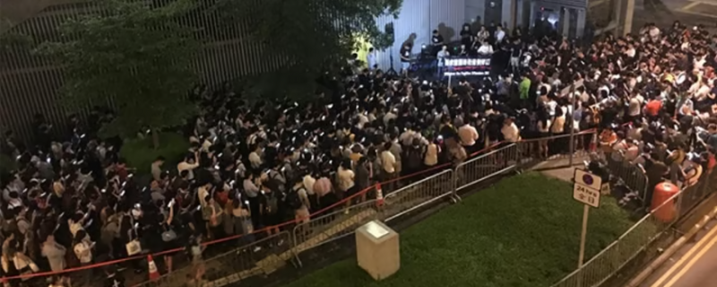 【一日一蘋果】回首2019．宗教力量｜政總外的聖詩班　基督徒連唱三晚盼喚醒良知