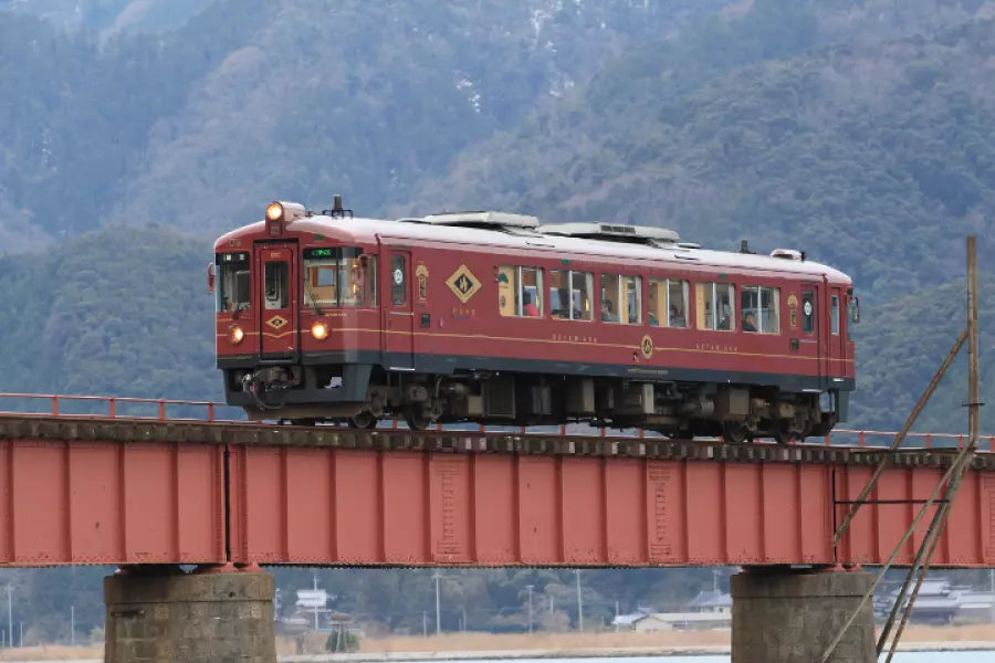 【日本｜行程&體驗】海之京都《神隱少女》觀光列車一日遊｜丹後紅松號/黑松號・天橋立 View Land・觀光船・傘松公園・福知山城・嵐山（1人成團）